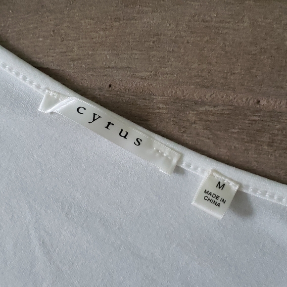 Cyrus top - Picture 2 of 5